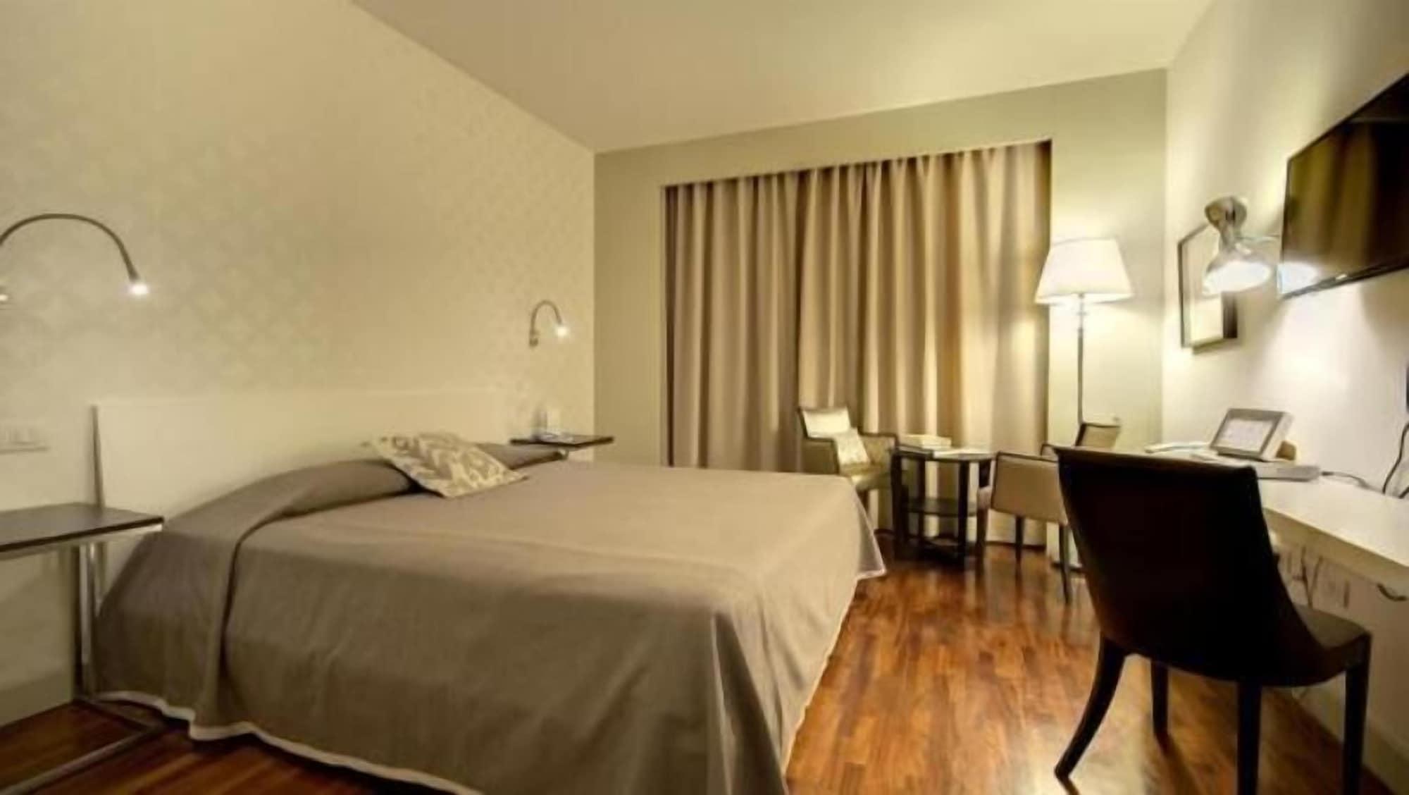Hotel Datini Прато Экстерьер фото