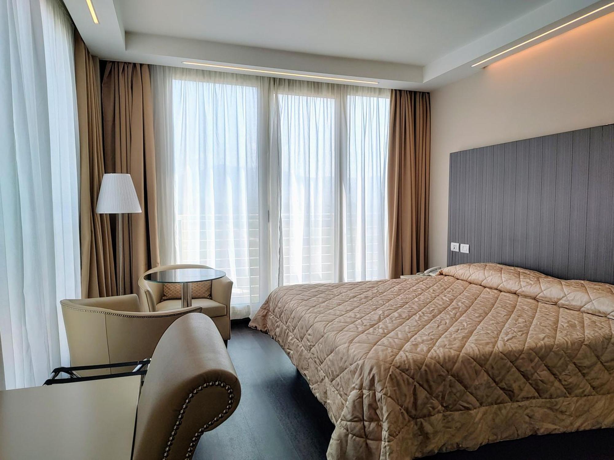 Hotel Datini Прато Экстерьер фото