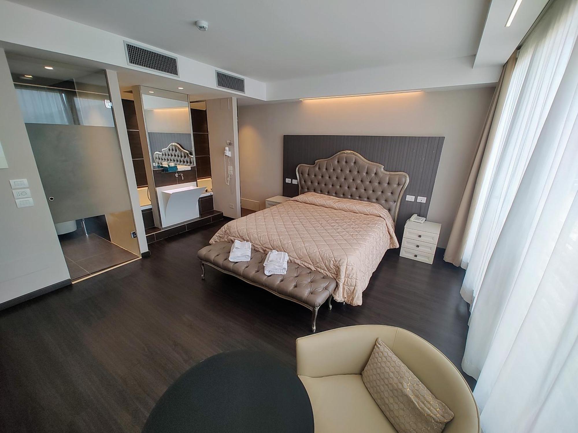 Hotel Datini Прато Экстерьер фото